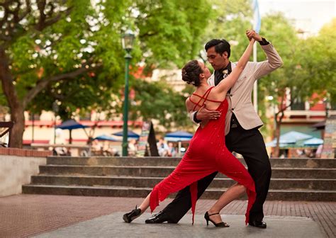 is salsa dance mexican How does the vibrant rhythm and cultural essence of salsa dance resonate within Mexican society?